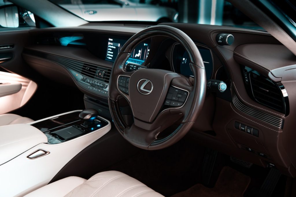 LEXUS NX300 TIRE PRESSURE LIGHT