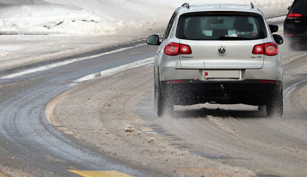 HOW DOES THE WEATHER AFFECT TIRE PRESSURE