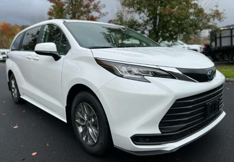 2022 TOYOTA SIENNA HYBRID