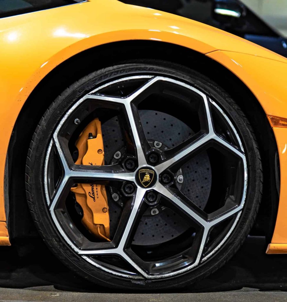 LOW PROFILE PERFORMANCE TIRE