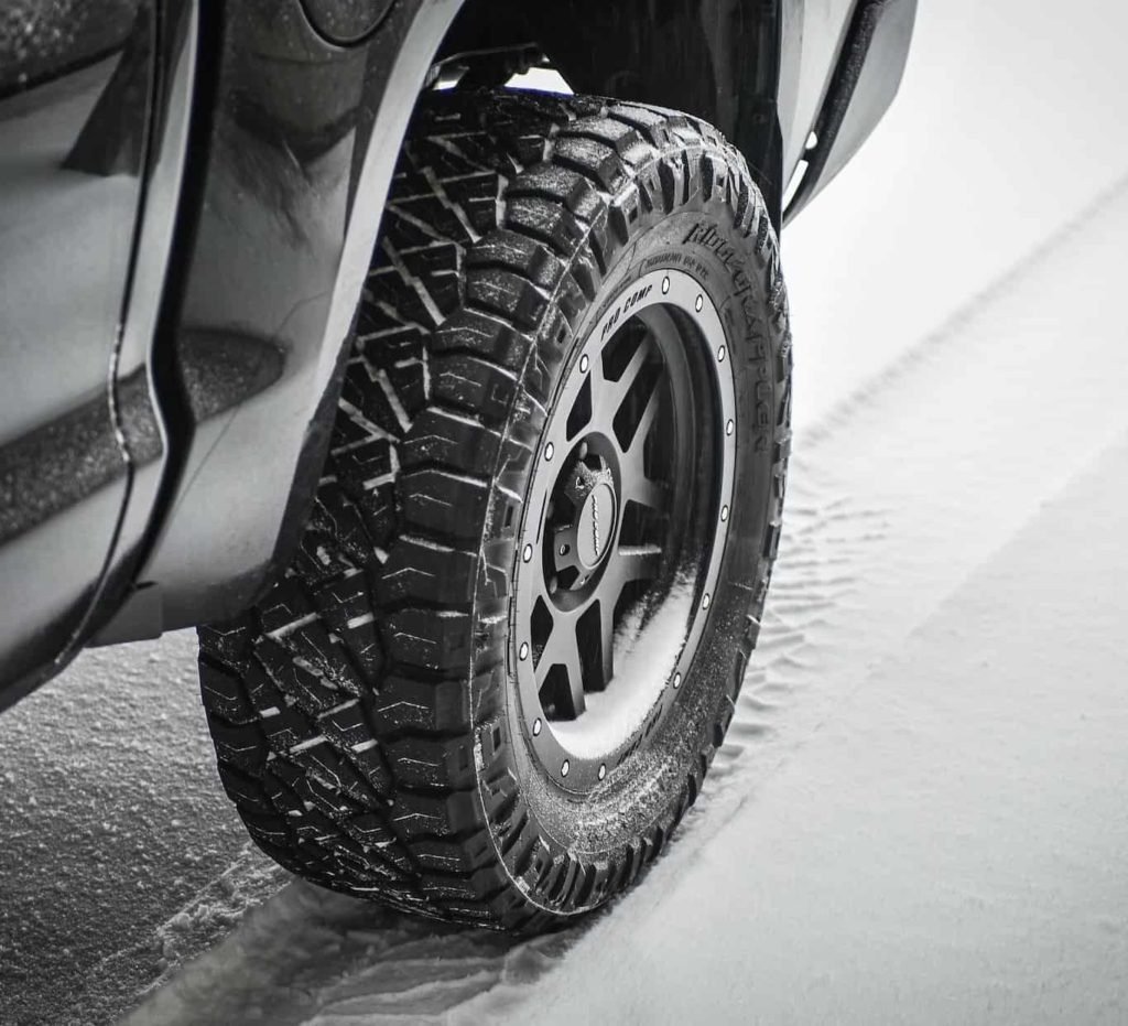 OFF ROAD TIRE TREAD
