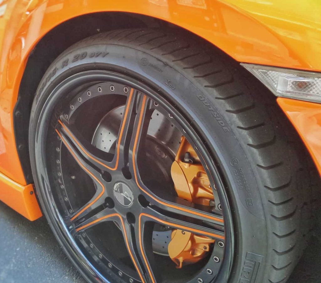 SHALLOW TIRE TREADS