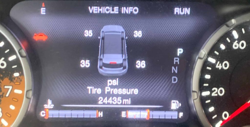 How to Reset the Jeep Renegade Low Tire Pressure Light (20152024) LEARN ABOUT TPMS