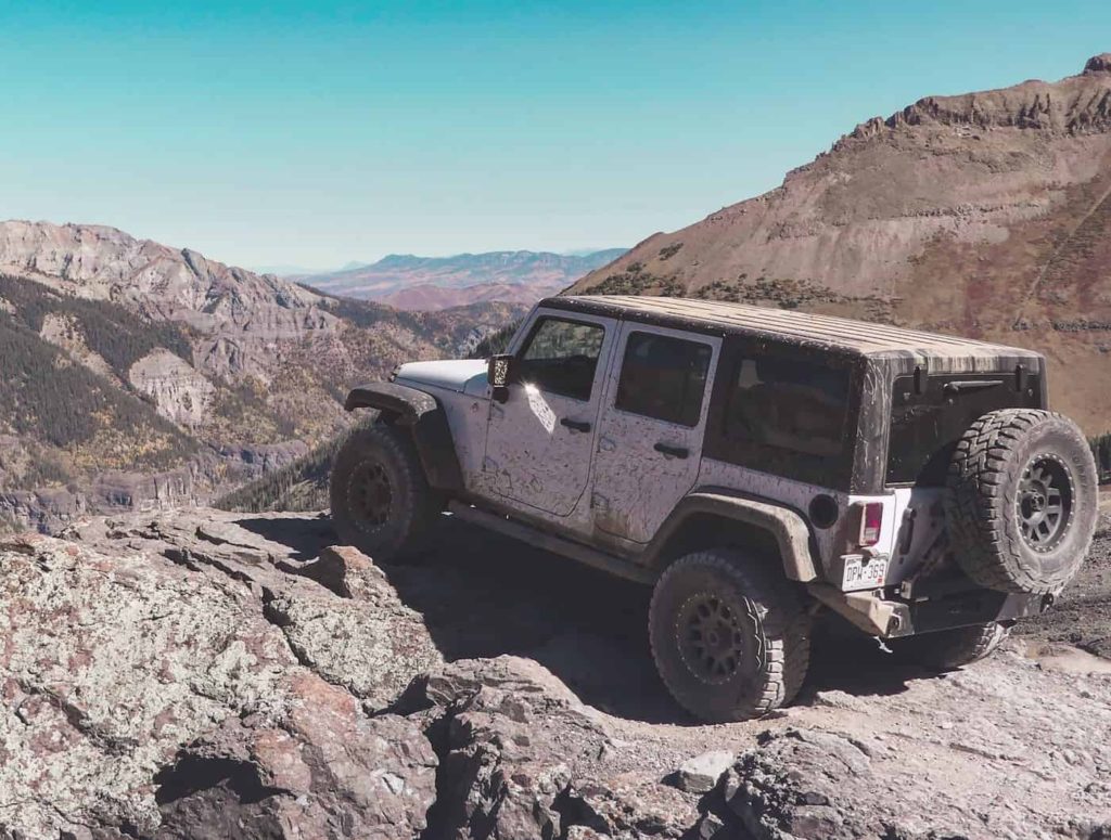 JEEP WRANGER ON ROCKS