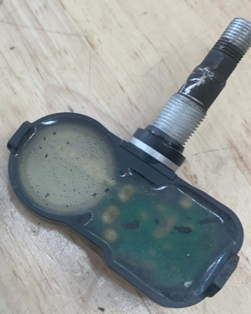TIRE PRESSURE SENSOR