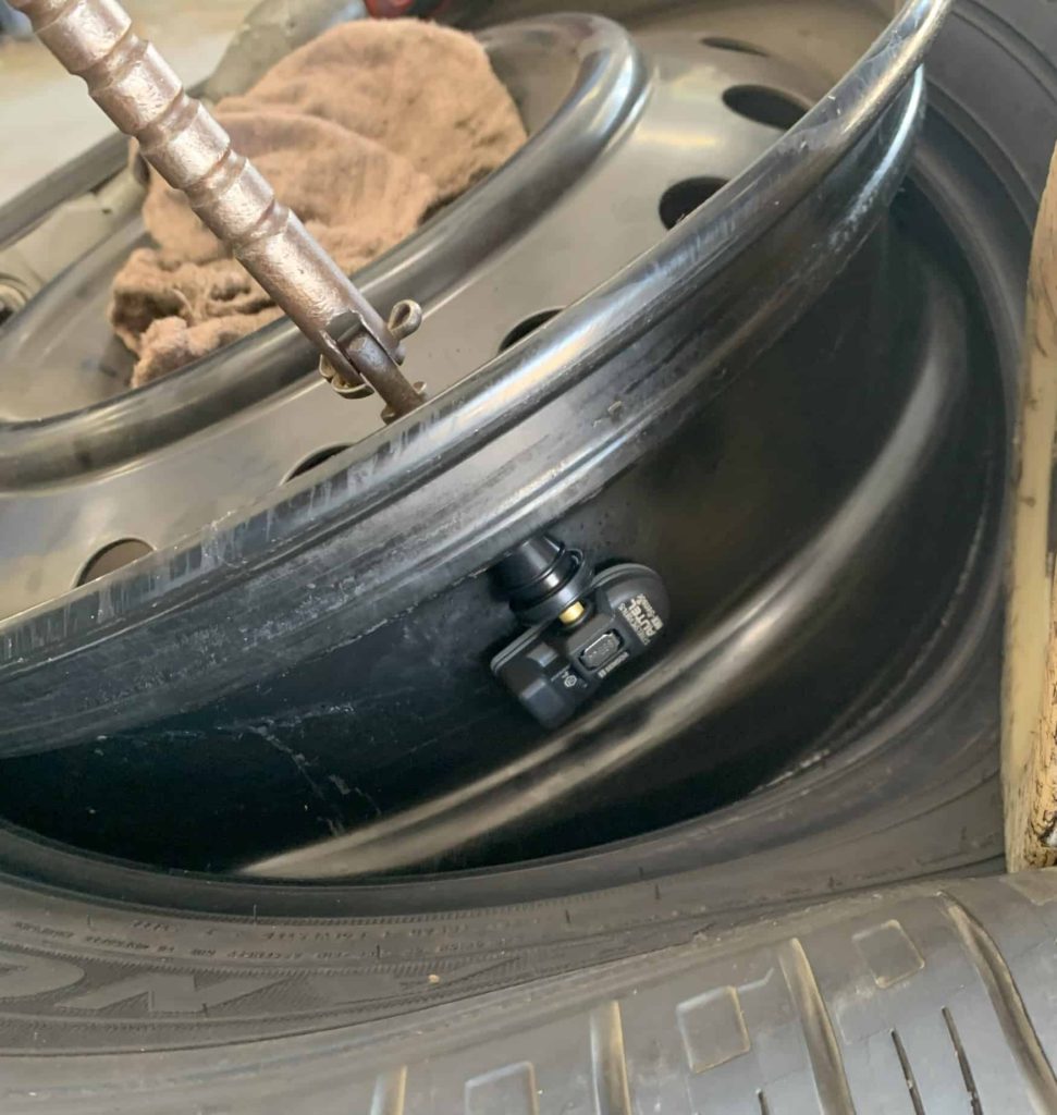 TIRE PRESSURE SENSOR IN WHEEL