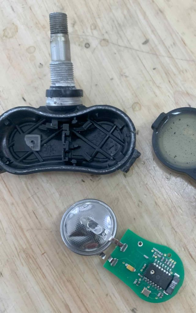 TPMS SENSOR BATTERY AND CASE