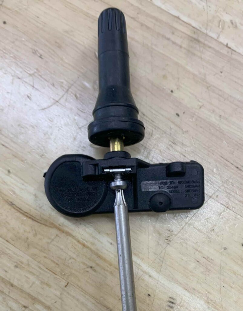 FORD TIRE PRESSURE SENSOR TORX SCREW