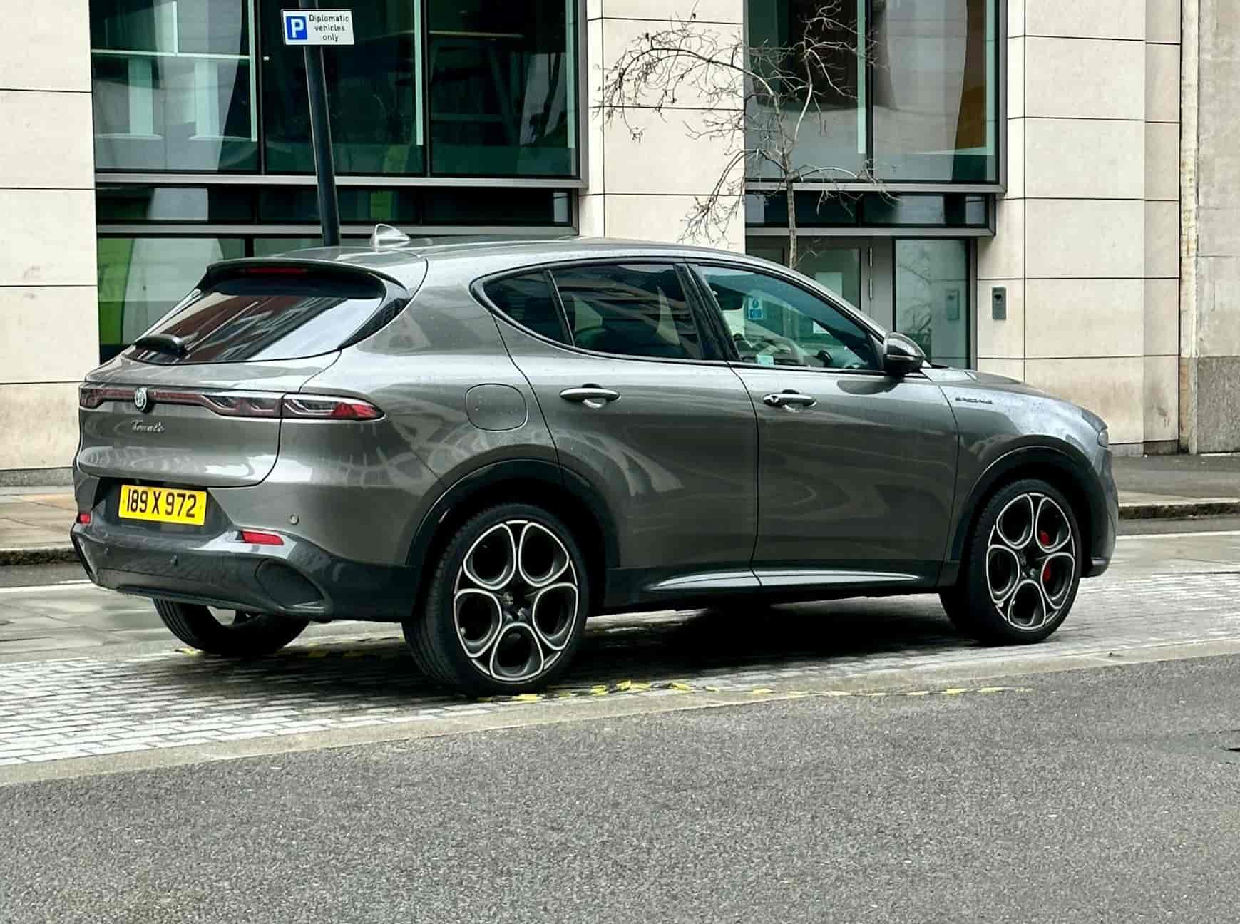 How to Reset and Troubleshoot Alfa Romeo Tonale Low Tire Pressure Light