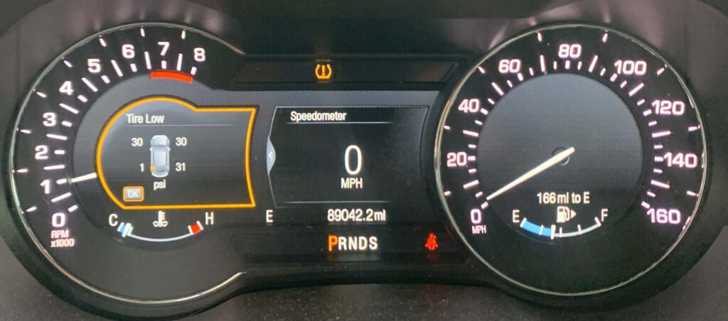 LOW TIRE PRESSURE VEHICLE DISPLAY