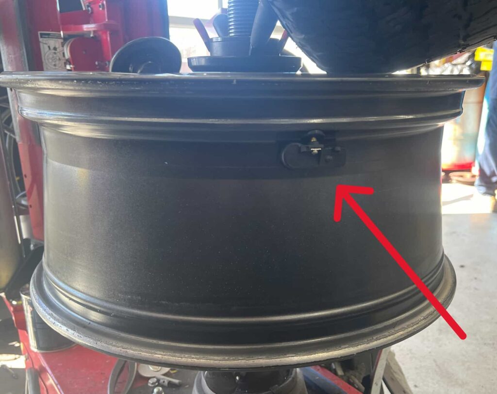 TIRE PRESSURE SENSOR ON WHEEL