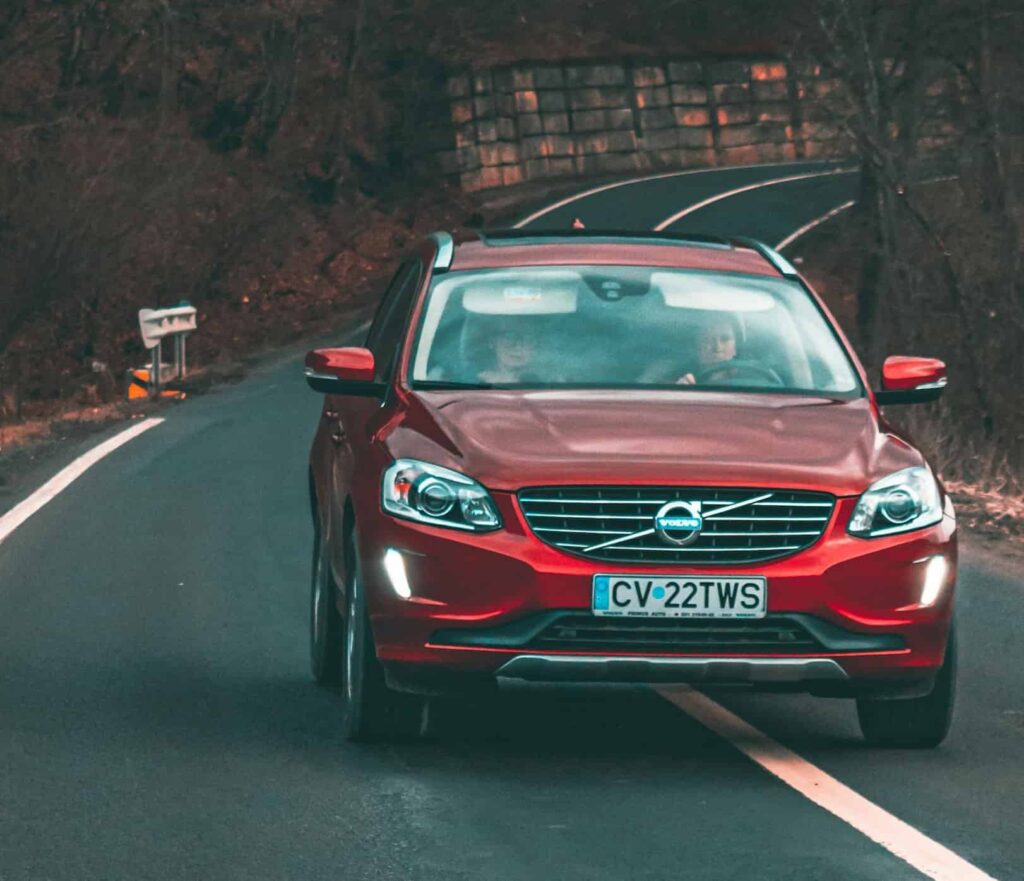 VOLVO V40 DRIVING ON ROAD