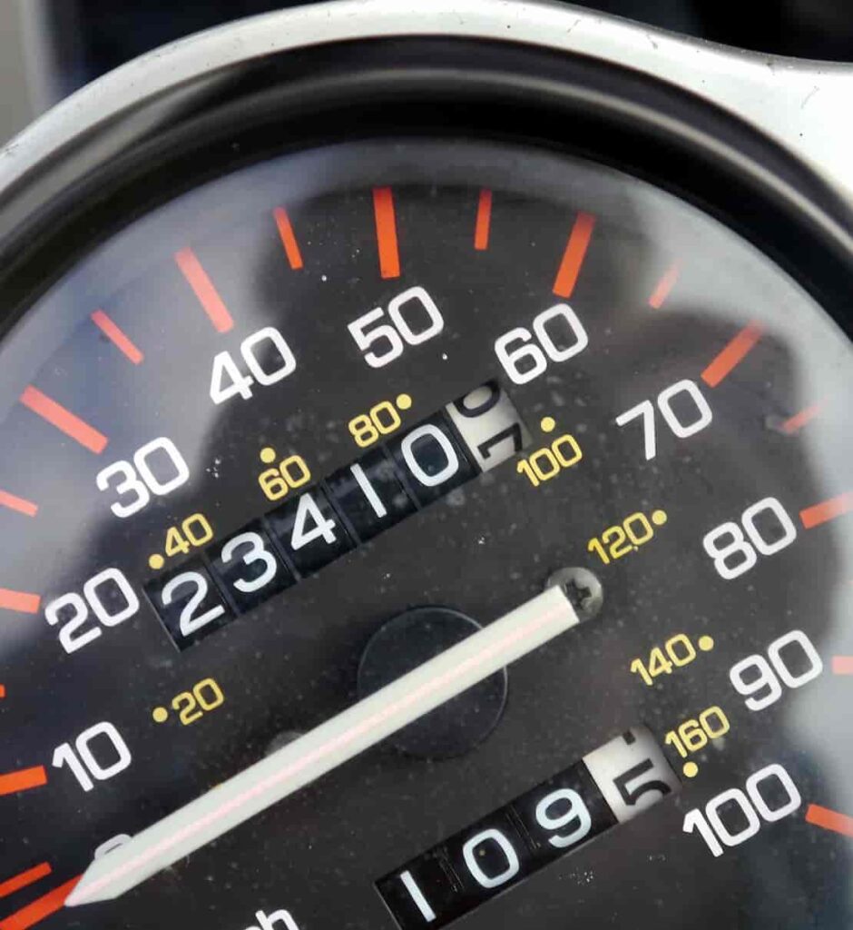 CAR MILEAGE SPEEDOMETER