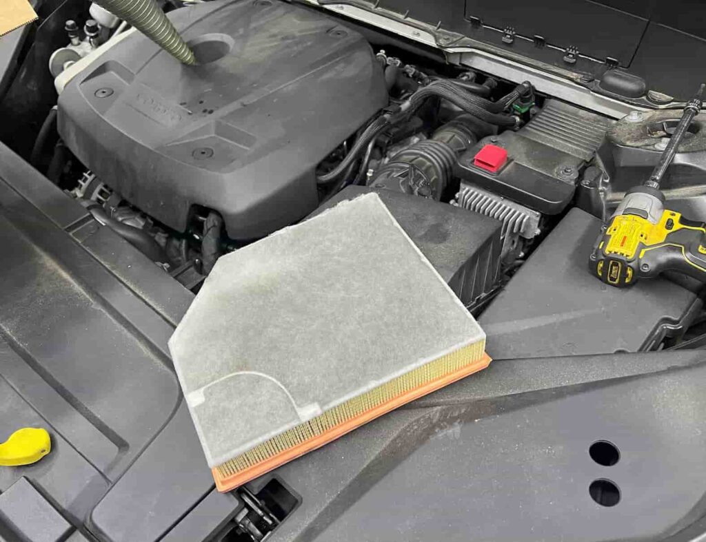 ENGINE AIR FILTER REMOVAL