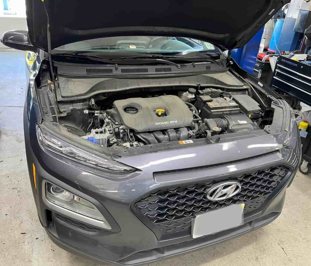 HYUNDAI KONA ENGINE SERVICE OIL CHANGE IN SHOP