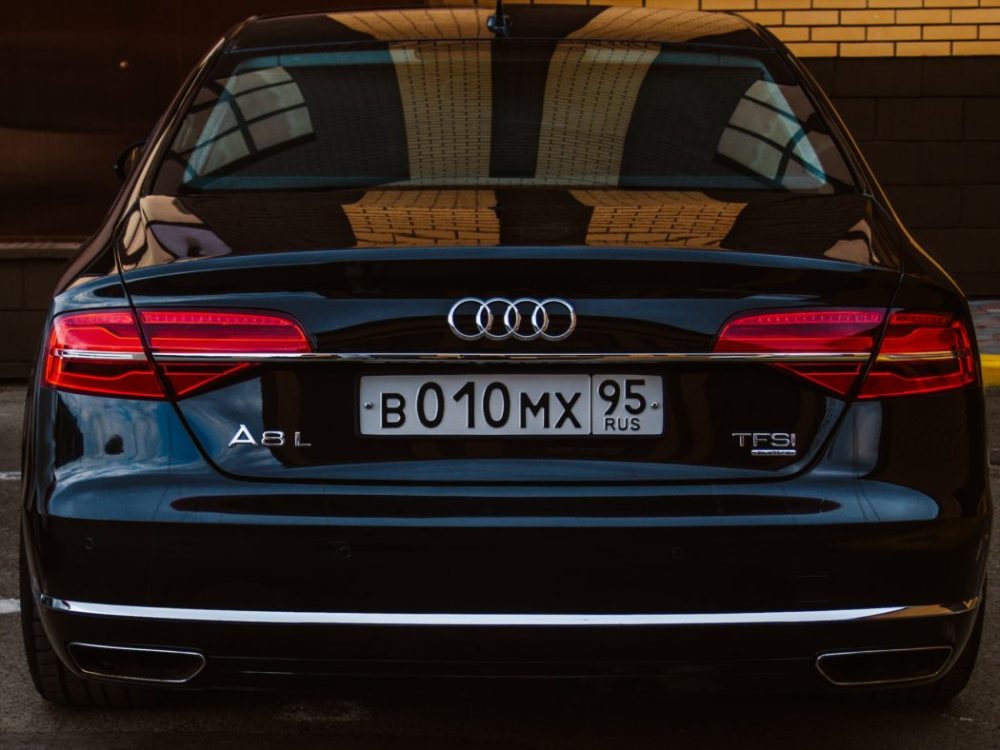 AUDI-A8-TYRE-PRESSURE-LIGHT