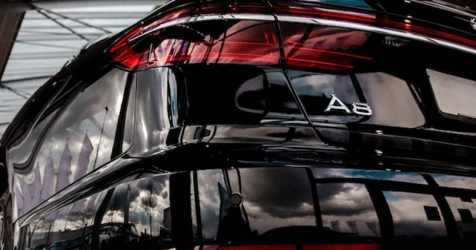 AUDI-A8-TPMS-LIGHT